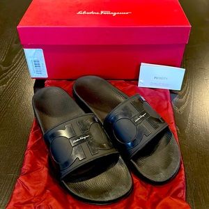 Ferragamo Groove 2 slides